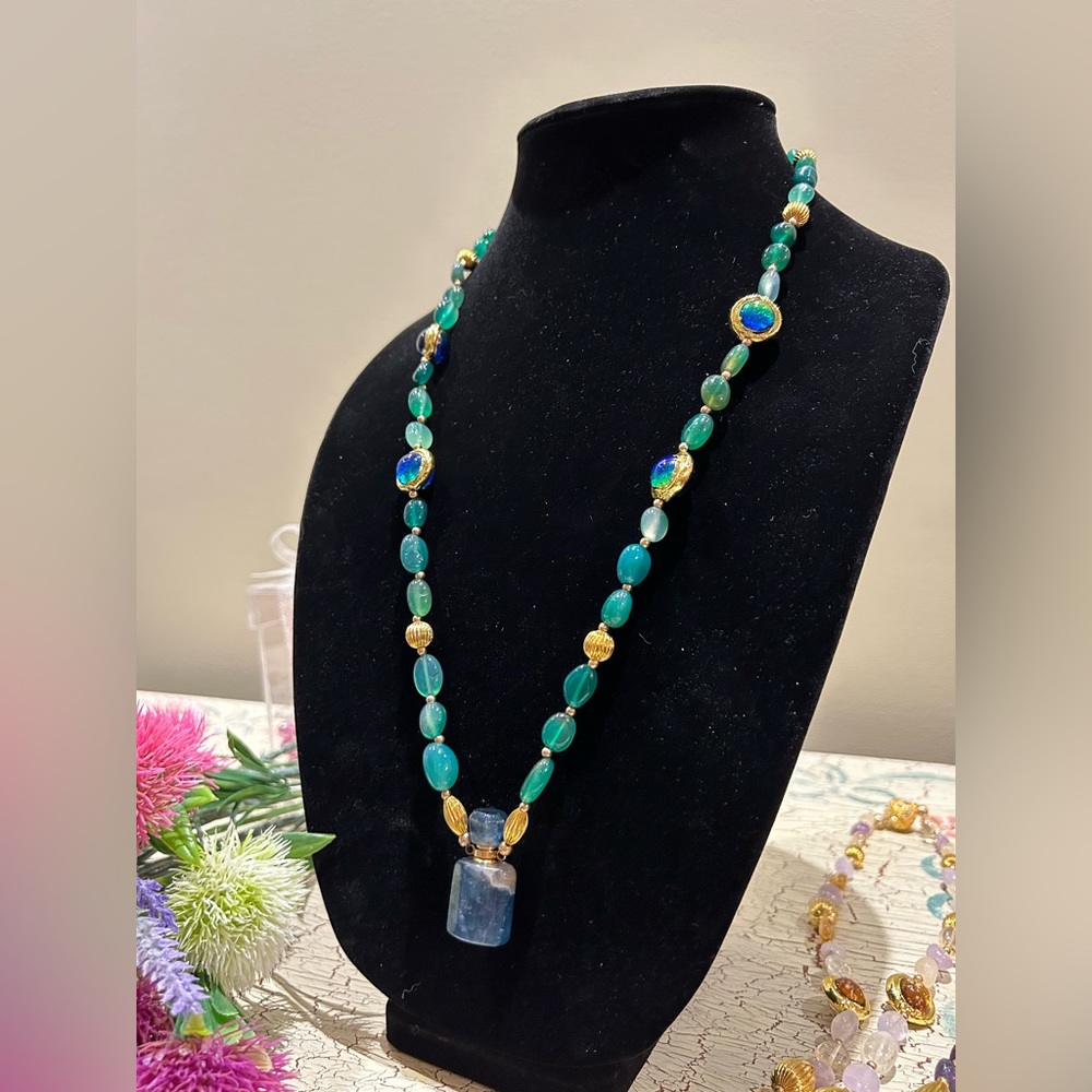 Green agate stone necklace with bottle pendant💚